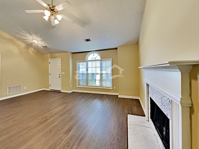 Building Photo - 1305 Carlysle Park Dr