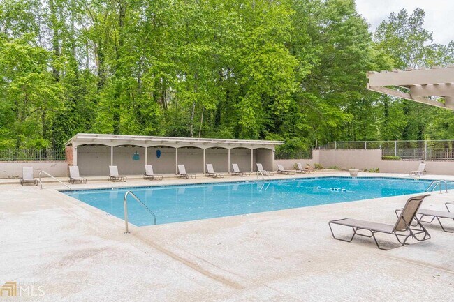 Building Photo - 3097 Colonial Way