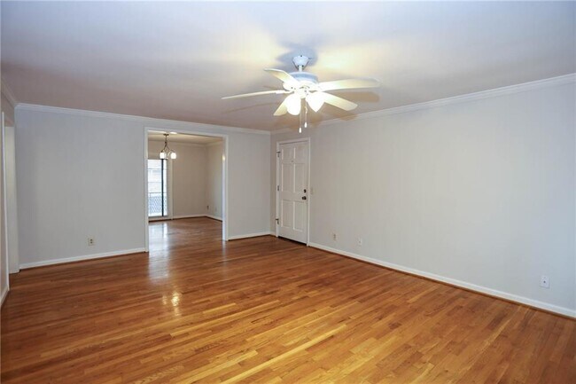 Building Photo - 115 Biscayne Dr NW