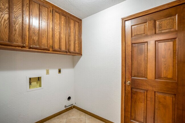 Building Photo - 38 Devonshire Dr