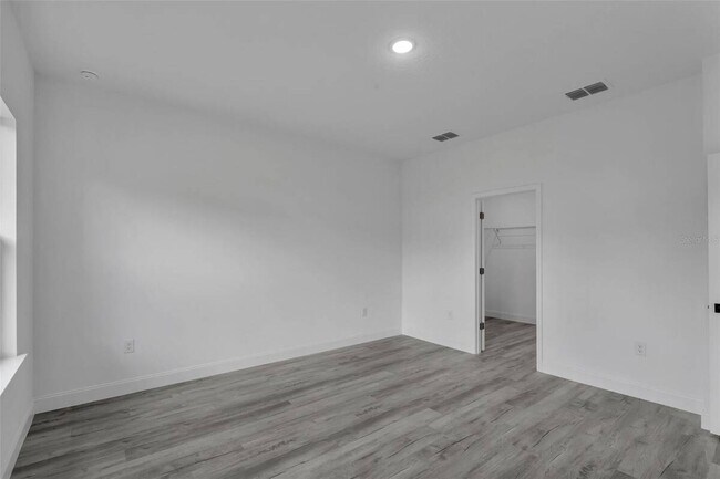 Building Photo - 2211 SW 153rd Pl Rd