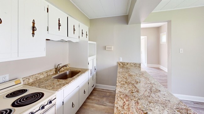 Building Photo - 1118 High St