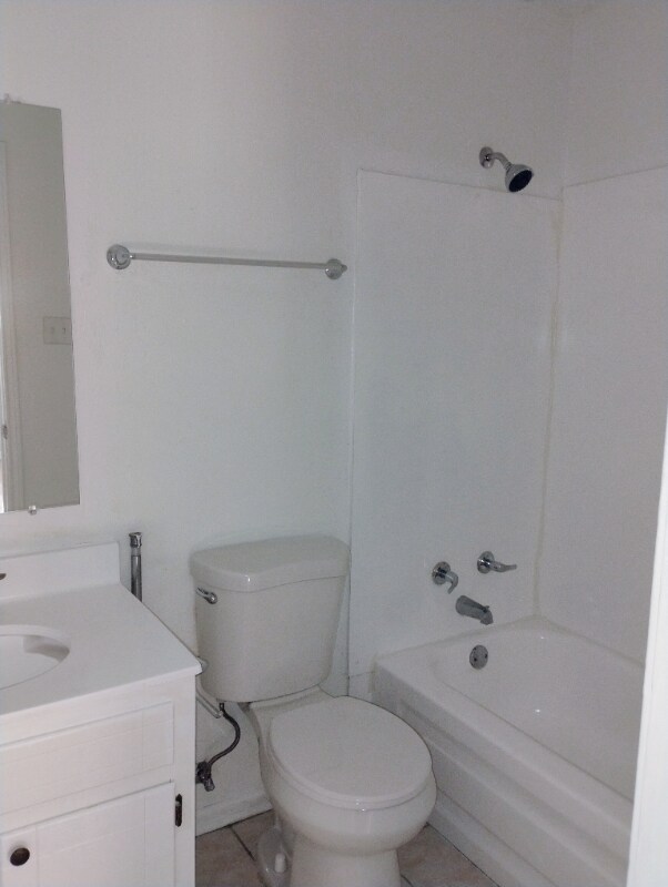 Building Photo - 12240 Jackson Rd