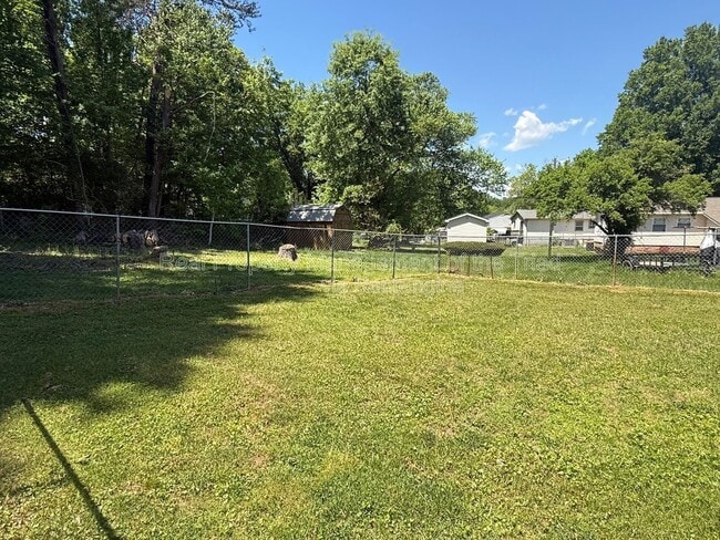 Building Photo - 5208 Larkspur Dr