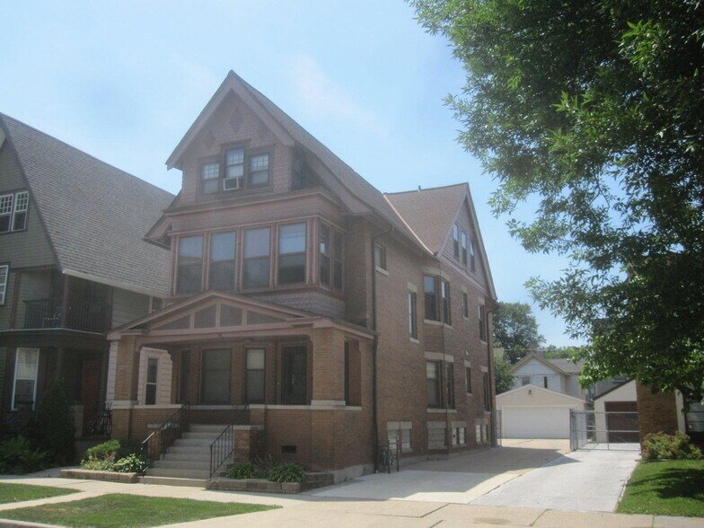 House View 2 - 1513 N Astor St