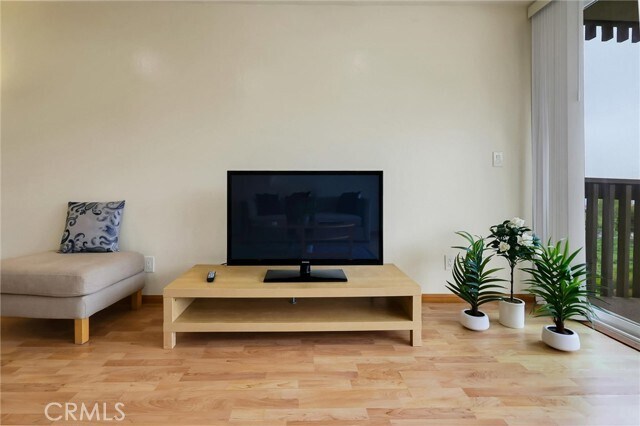 Building Photo - 6542 Ocean Crest Dr