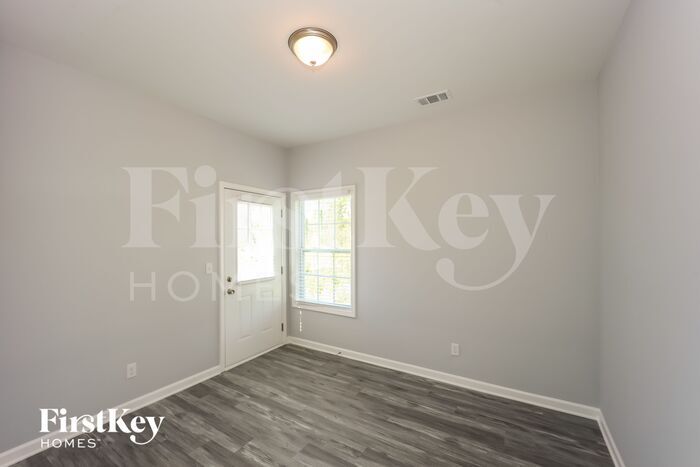 Building Photo - 121 Fairview Dr