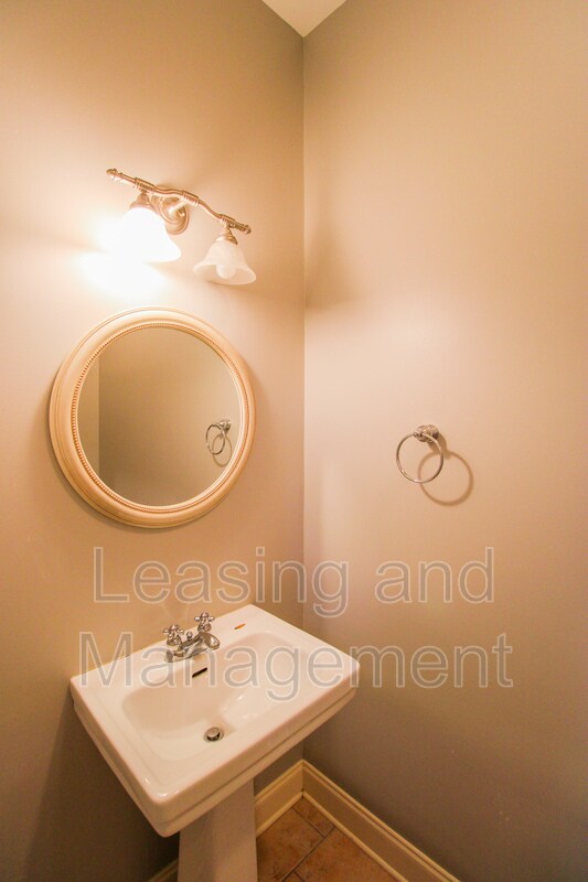 Building Photo - 1666 Back Creek Rd