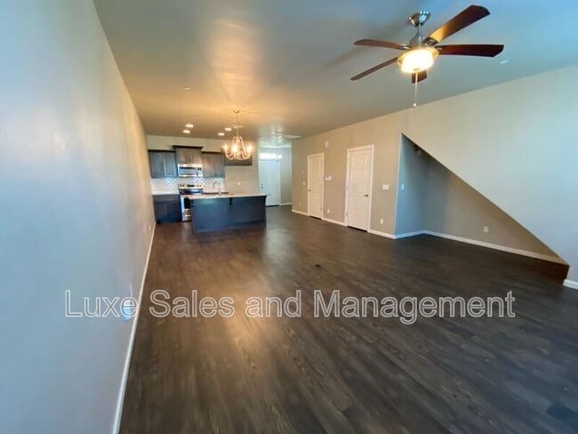 Building Photo - 749 SW 14th St