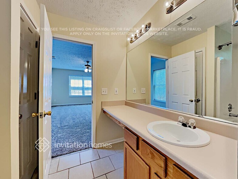 Building Photo - 320 Red Maple Way