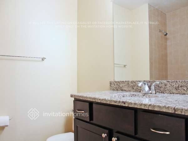 Building Photo - 8685 Brackenwood Dr