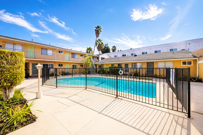 Interior Photo - 803 Java Ave Inglewood, CA 90301