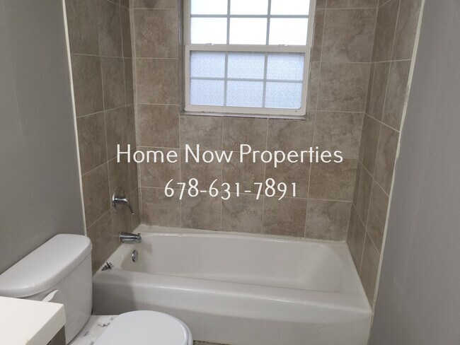 Building Photo - Pearl St 2730