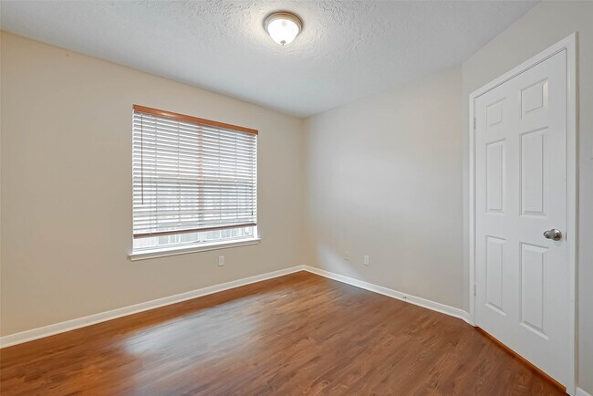 Building Photo - 2224 Palm Lagoon Dr