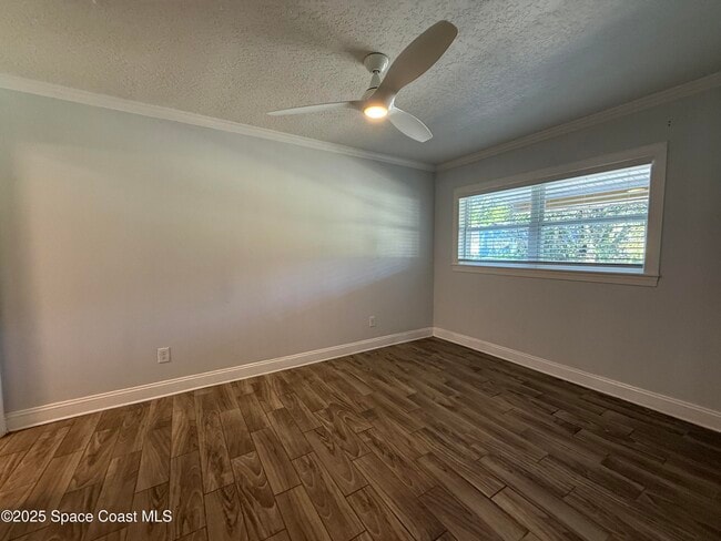 Building Photo - 337 Mc Leod Dr