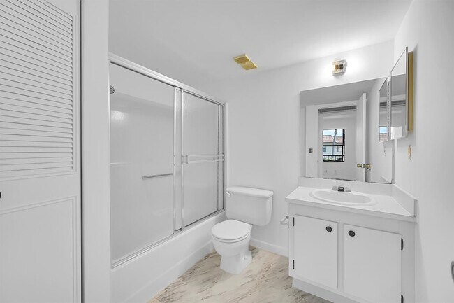 Building Photo - 7226 Golf Colony Ct