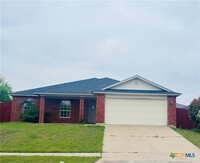 Building Photo - 1411 Saddle Dr