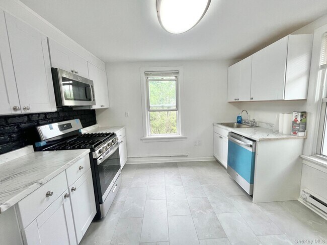 Building Photo - 53 Rose Ave