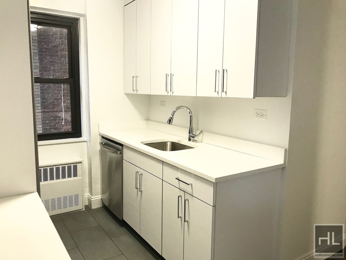 Building Photo - East 16th Street