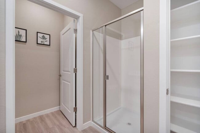 Building Photo - 16601 N Parkview Pl