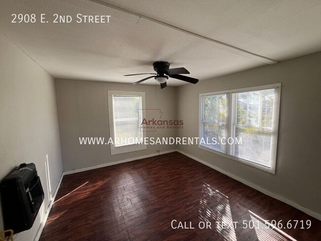 Building Photo - 2908 E 2nd St