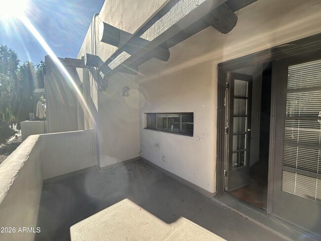 Building Photo - 1449 E Highland Ave