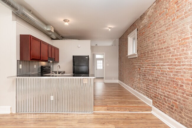 Building Photo - 5409 Lansdowne Ave