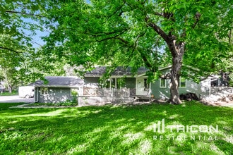 Building Photo - 13101 Thomas Ave