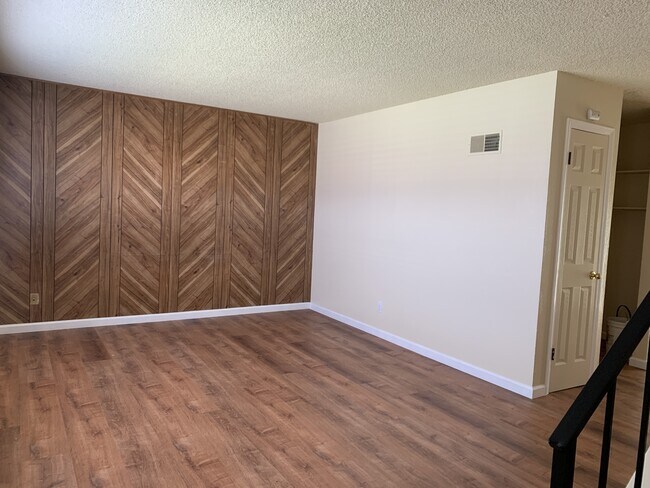 Building Photo - 110 Buena Vista Pl