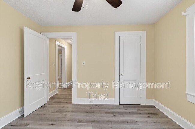 Building Photo - 506 Rocky Knoll Rd