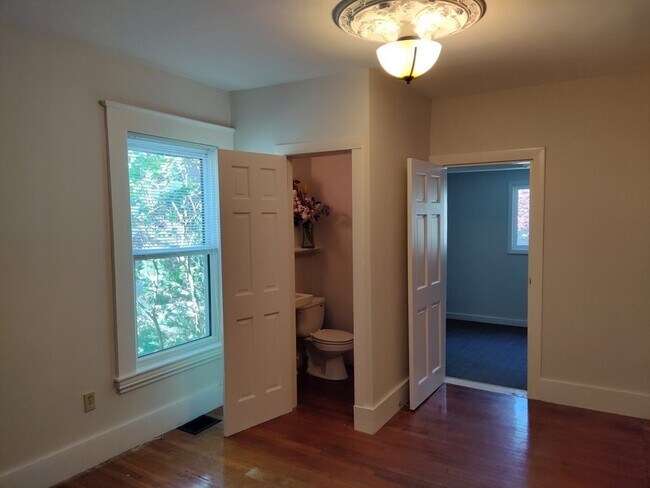 Building Photo - 411 Broadway-