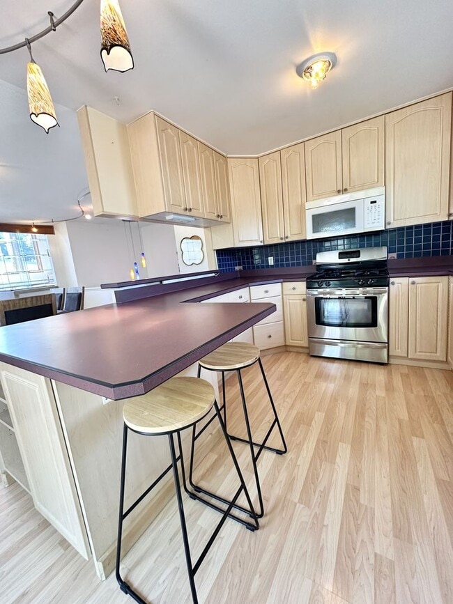 Building Photo - Newly Updated 4 Bedroom UMED Home!