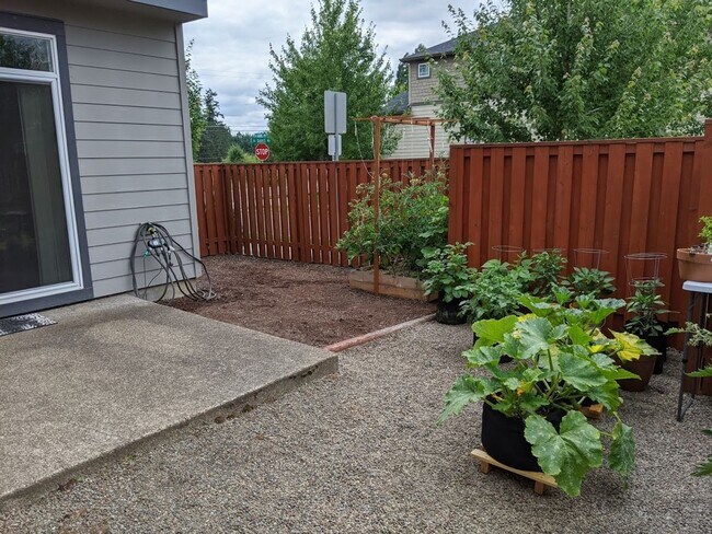 Building Photo - Stunning Home In Hillsboro 3 bedrooms, 2.5 Baths 2,608 Sq. Ft.