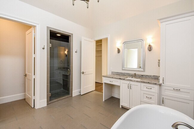 Building Photo - 810 Remington Glade Dr