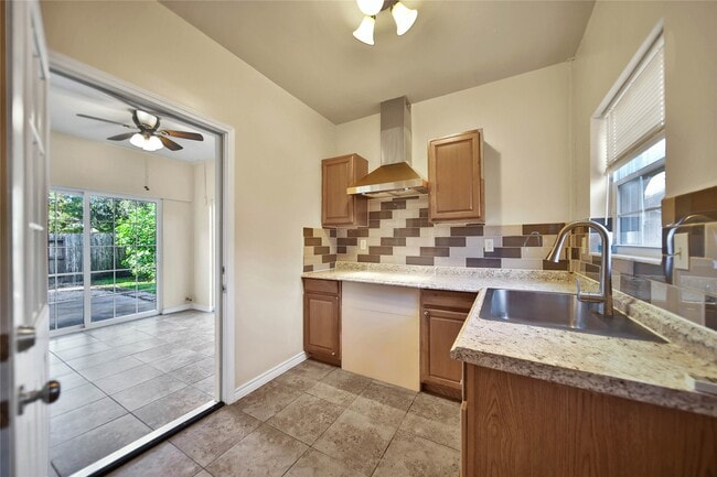 Building Photo - 25208 Forest Ledge Dr