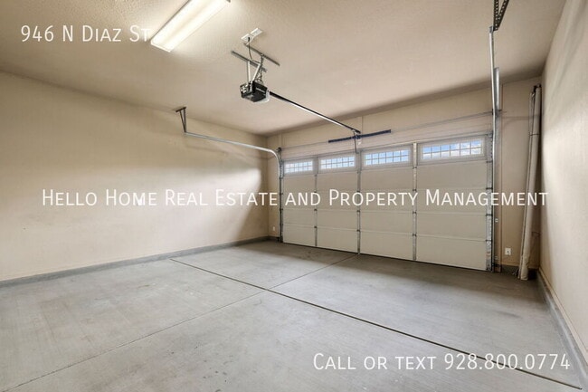 Building Photo - 946 N Diaz St