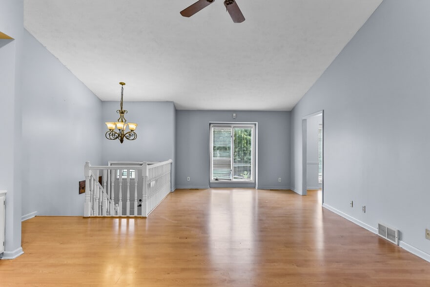 Building Photo - 5016 S 164th St