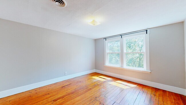 Building Photo - Spacious Apartments in Prime East Rock by East Rock Park!