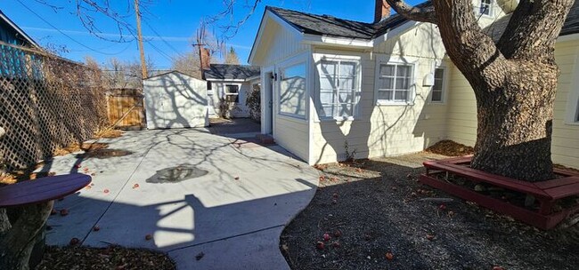 Building Photo - 3 Bedroom 1.5 Bath Old Southwest Reno Home...