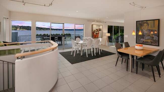 Building Photo - 10514 Riviera Pl NE