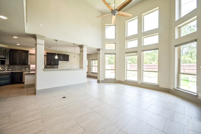 Building Photo - 25235 Birchwood Springs Ave