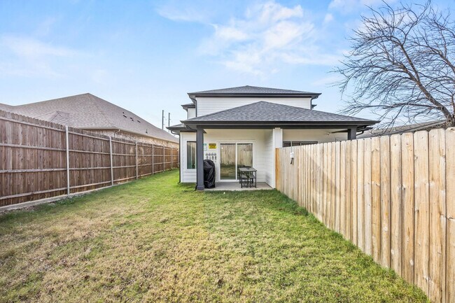 Building Photo - 5702 Riverside Dr