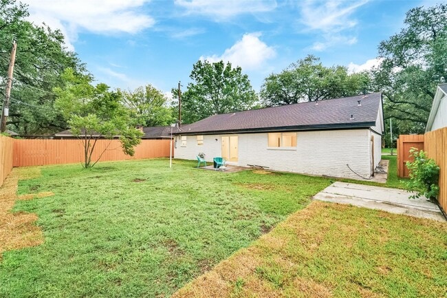 Building Photo - 9714 Blankenship Dr