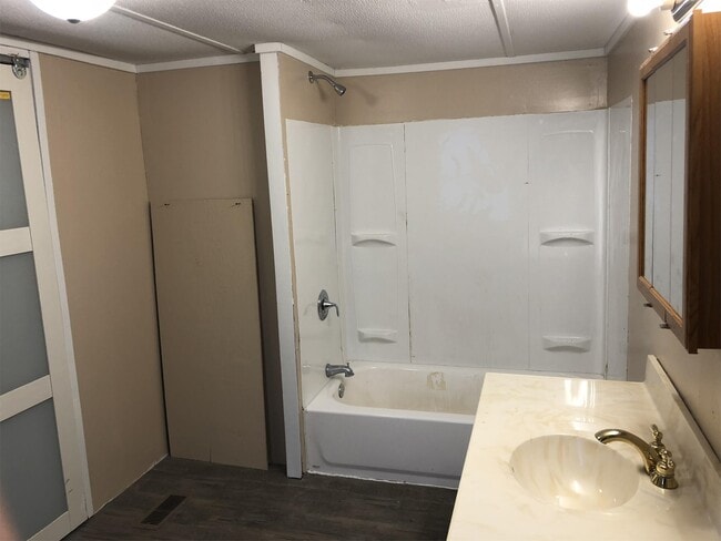 Building Photo - 57 Volewood Ln