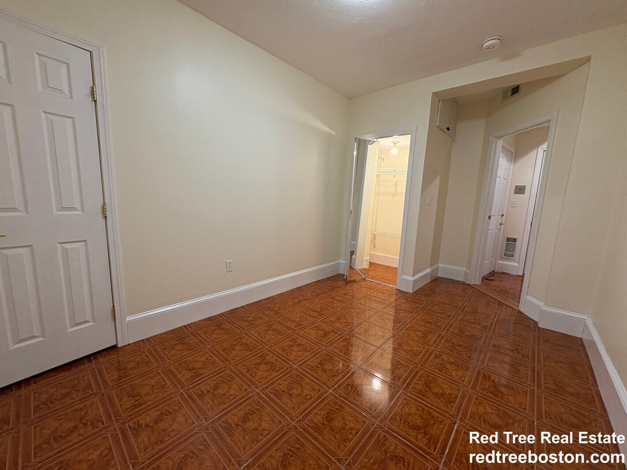 Building Photo - 69 Babcock St