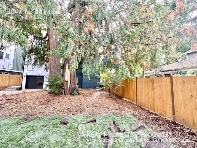 Building Photo - 3847 NE 88th St