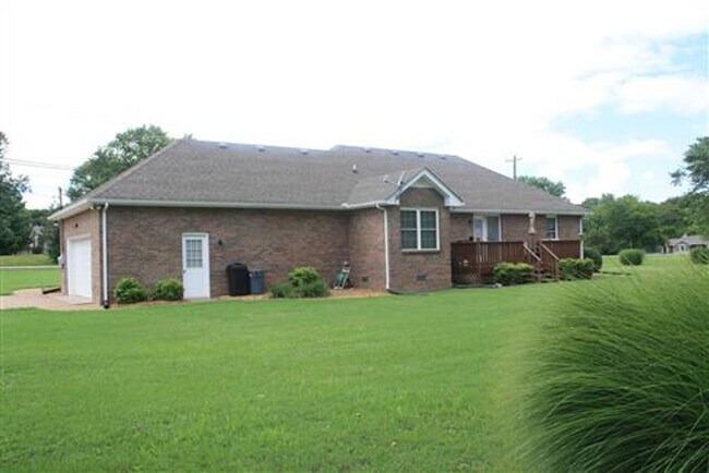 Primary Photo - Beautiful Home on the North side of Lebanon