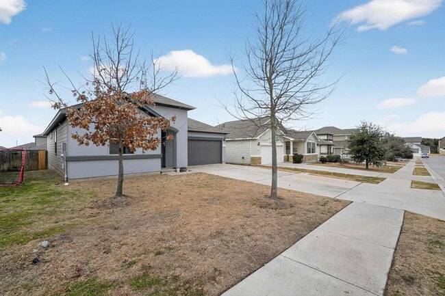 Building Photo - 161 Flexus Ln