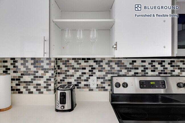 Building Photo - 601 NE 39th St