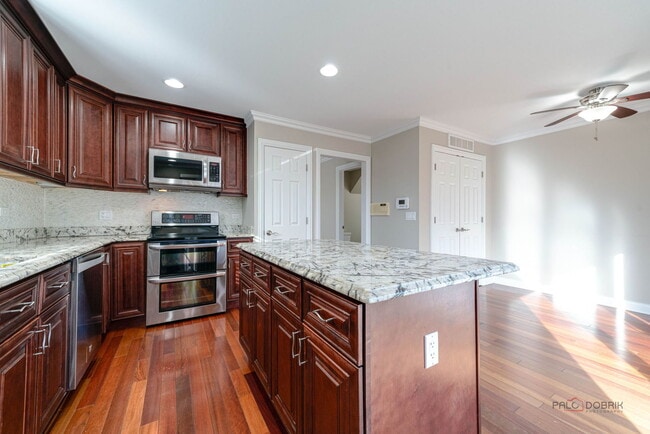 Building Photo - 18599 W Sterling Ct